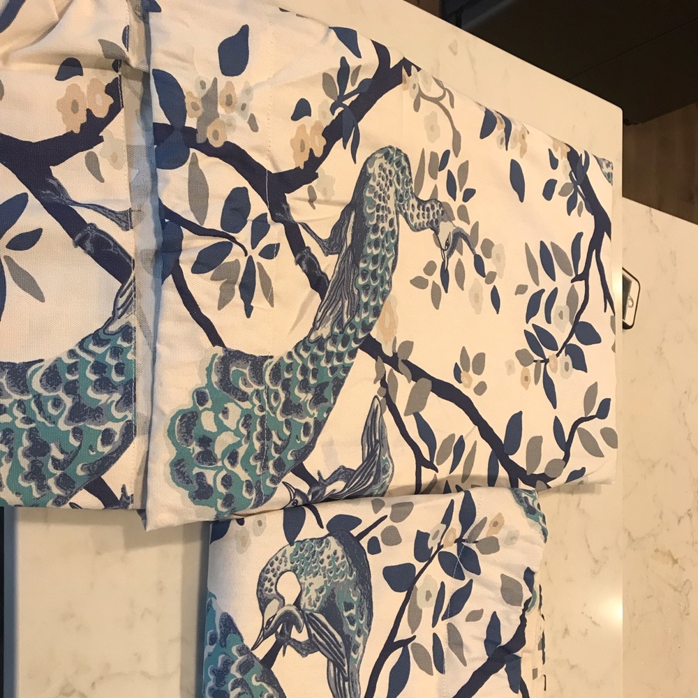 Curtains (peacocks)
